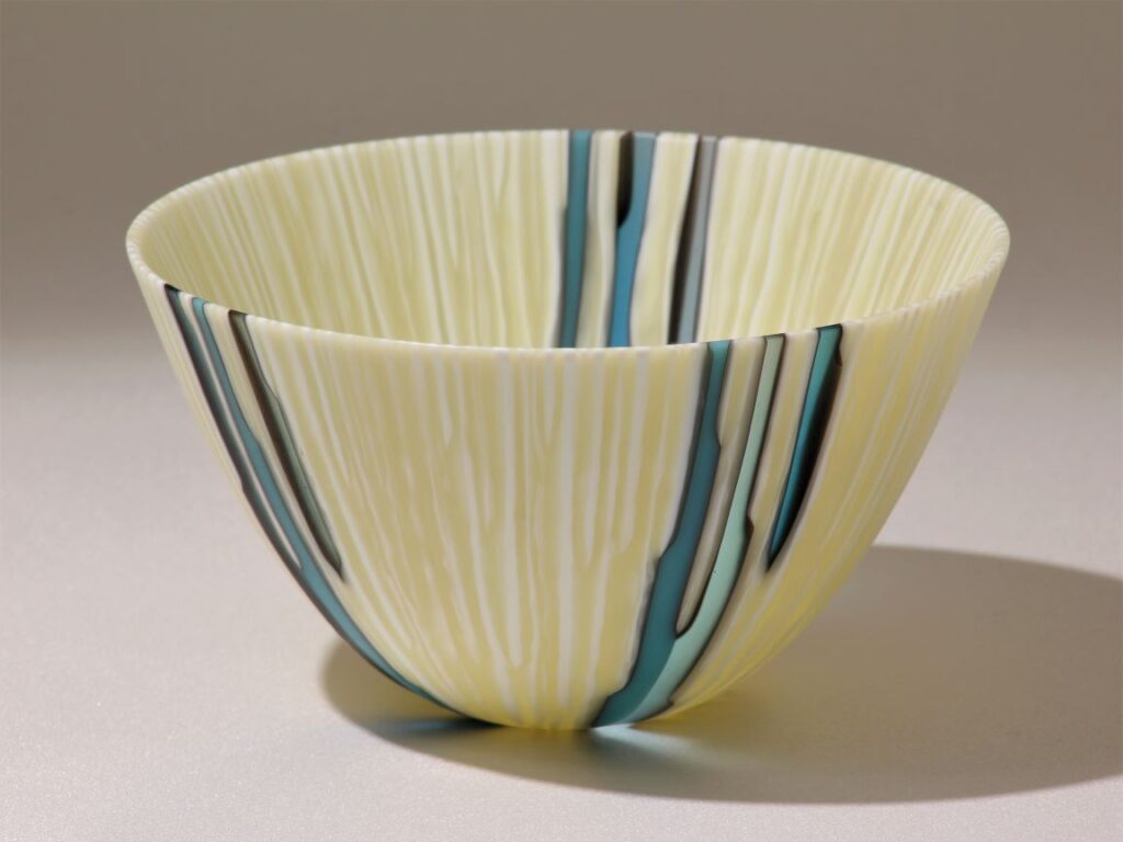 Vanilla Radial Bowl with Turquoise