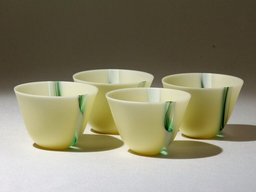 Cream Mini-Bowls with Emerald Twistie