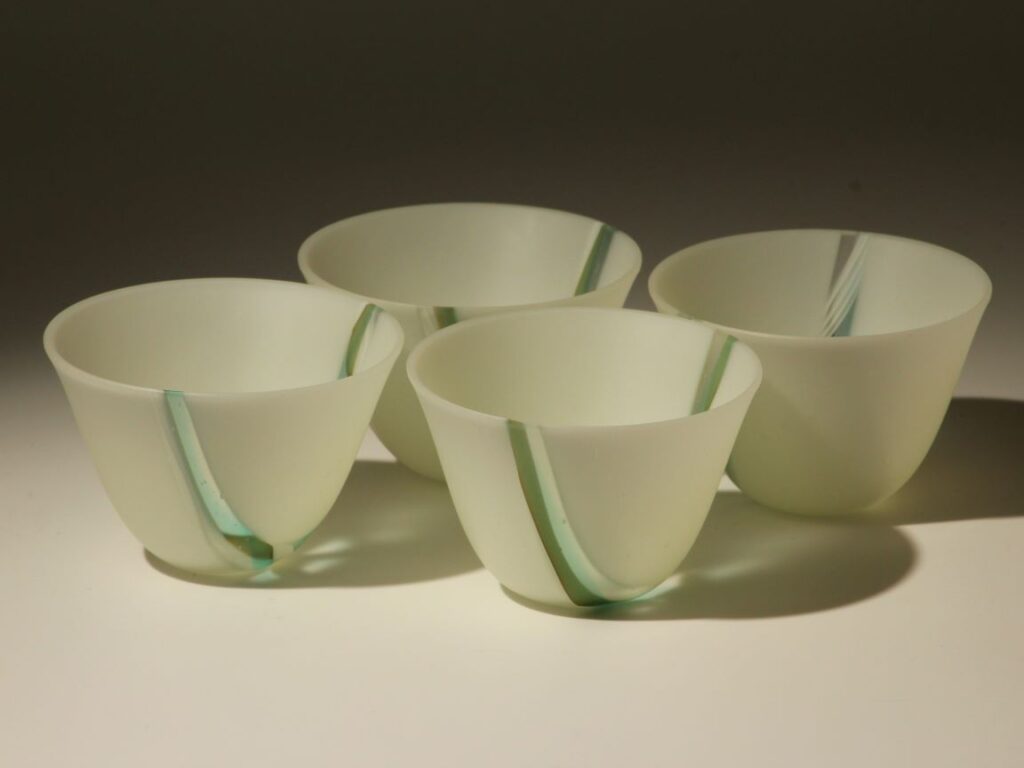 Mini-Bowls in White with Aqua & Vanilla Twistie